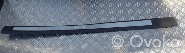 Audi A3 S3 8P Etuoven kynnyksen suojalista 8P3853492A