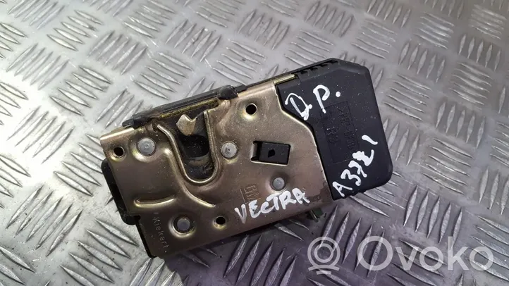 Opel Vectra B Front door lock 90507060