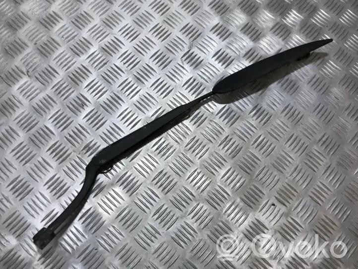 Hyundai Elantra Front wiper blade arm 