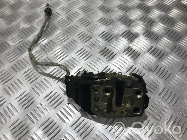 KIA Carens I Rear door lock 