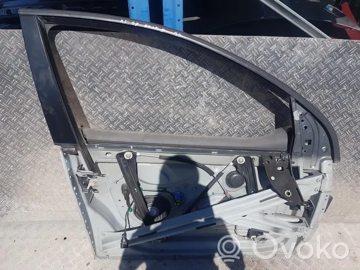 Volkswagen Golf V Ramka szyby drzwi przednich 
