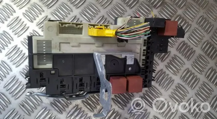 Renault Clio II Fuse box set 7700415565