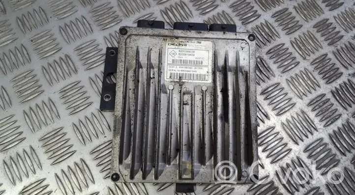 Renault Clio III Sterownik / Moduł ECU 8200399038