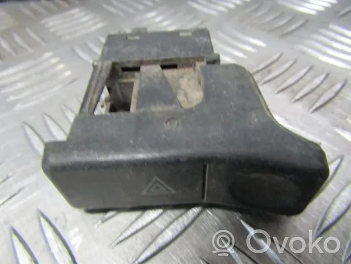 Volkswagen Jetta II Hazard light switch saeqc82