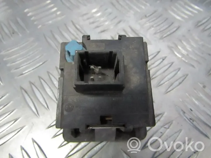 Renault 19 Bouton commande réglage hauteur de phares 7700817598