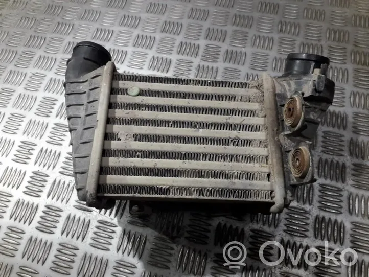 Volkswagen Golf III Chłodnica powietrza doładowującego / Intercooler 1h0145755