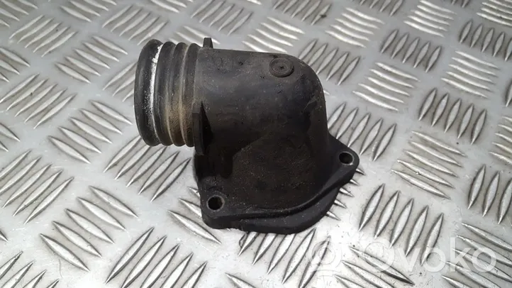 BMW 5 E39 Tuyau de liquide de refroidissement moteur 11532244828