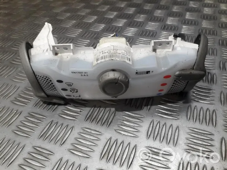 Citroen C1 Climate control unit 69617004