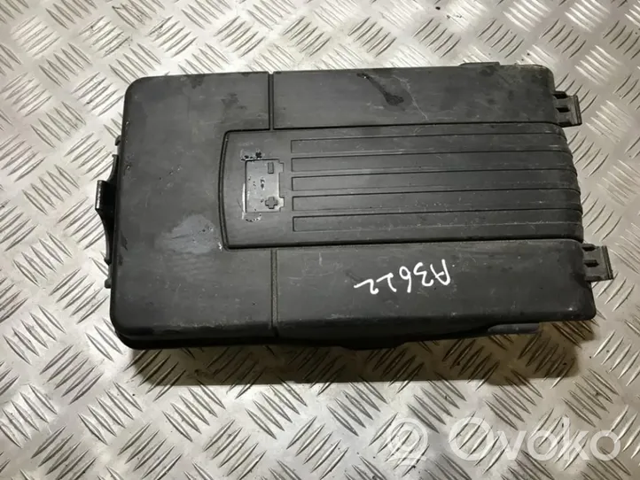 Volkswagen Golf Plus Coperchio/tappo della scatola vassoio della batteria 1k0915443a