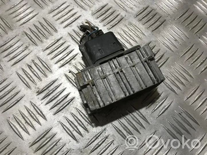 Opel Sintra Glow plug pre-heat relay 90508974