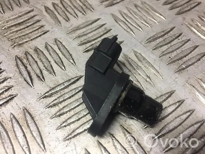 Volvo V70 Camshaft position sensor 0232103033