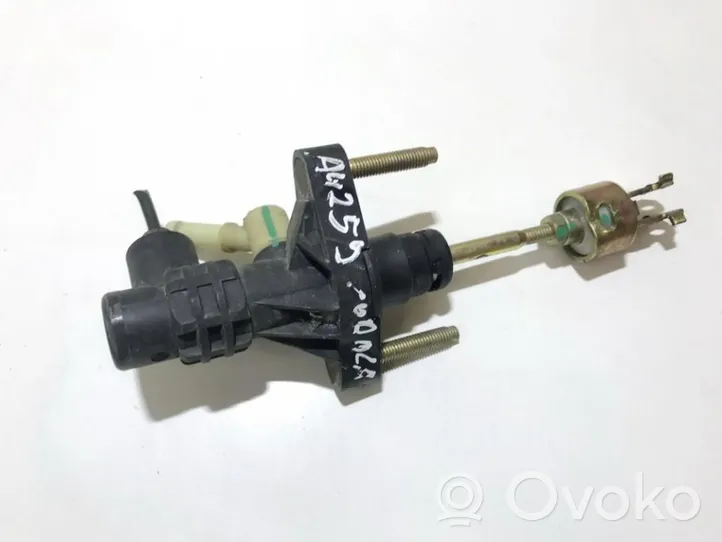 Toyota Corolla E120 E130 Główny cylinder sprzęgła 