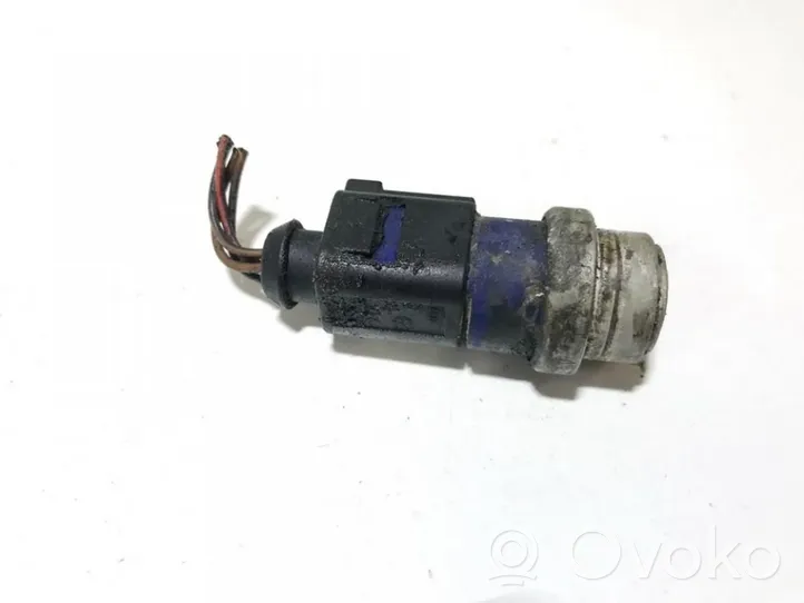 Volkswagen PASSAT B5.5 Sonde de température de liquide de refroidissement 