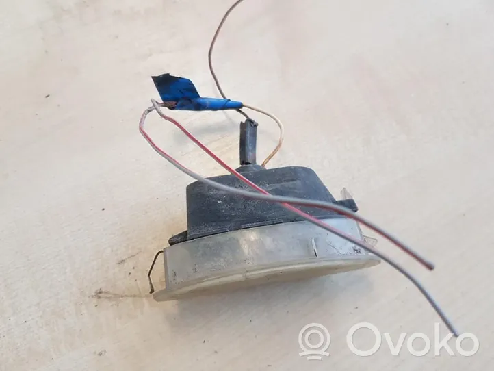 Opel Corsa B Lampa oświetlenia tylnej tablicy rejestracyjnej 90519268