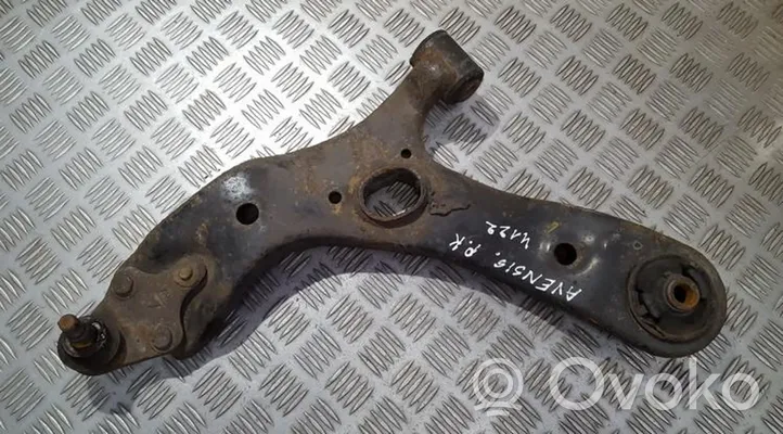 Toyota Avensis T270 Braccio di controllo sospensione anteriore inferiore/braccio oscillante 