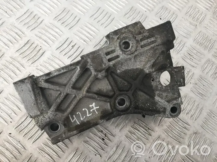 Renault Megane III Support, suspension du moteur 8200871583