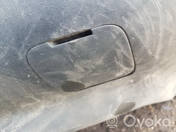 Volvo S60 Takapuskurin hinaussilmukan suojakansi 