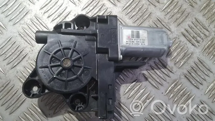 Volvo XC70 Front door window regulator motor 970713102