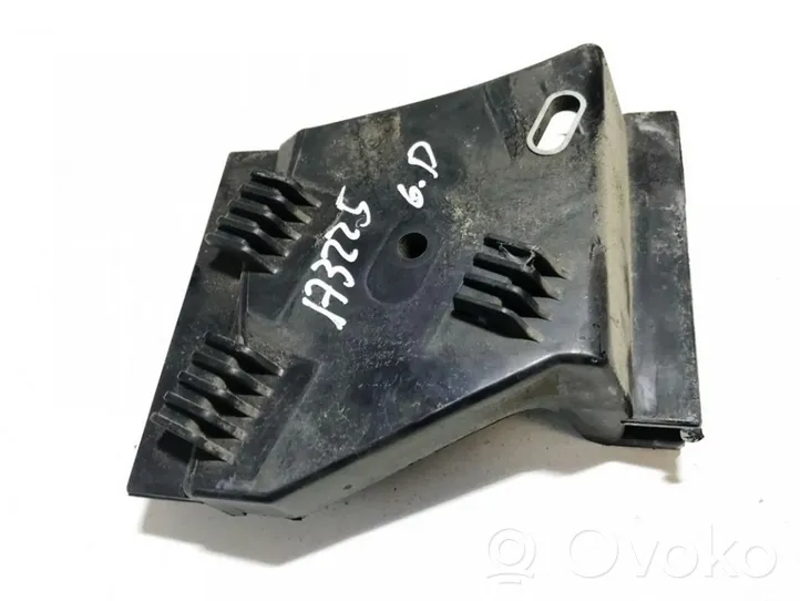 Audi A8 S8 D2 4D Support de pare-chocs arrière 4d0807572