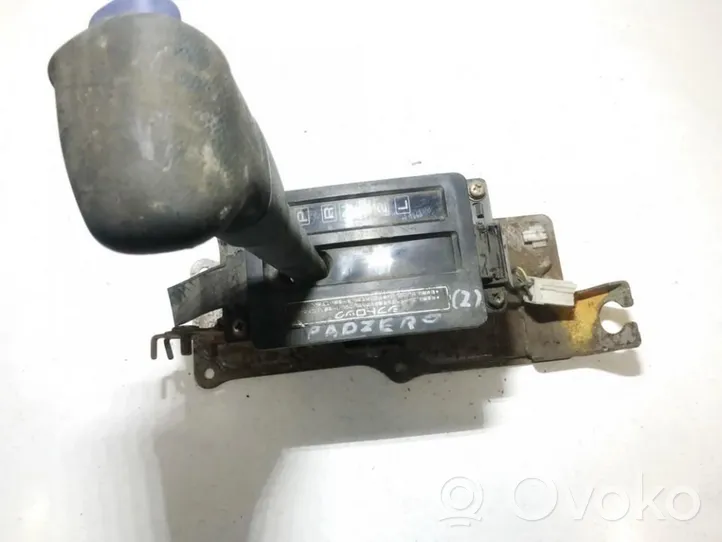 Mitsubishi Pajero Gear selector/shifter (interior) 