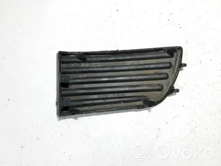 Nissan Primera Grille inférieure de pare-chocs avant 622562j000