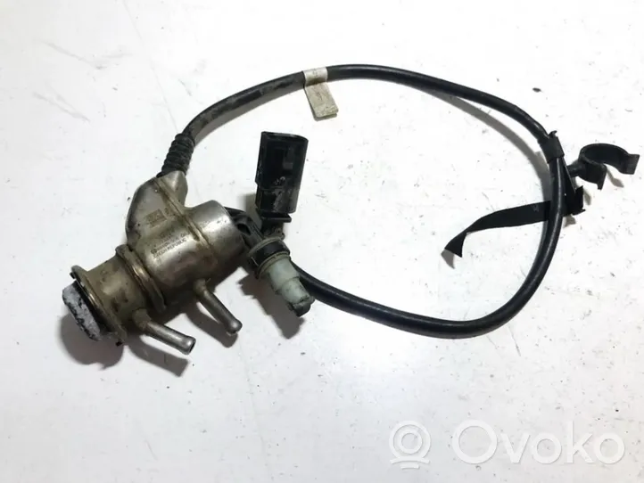 Volkswagen Touran I Fuel pressure sensor 0444025025