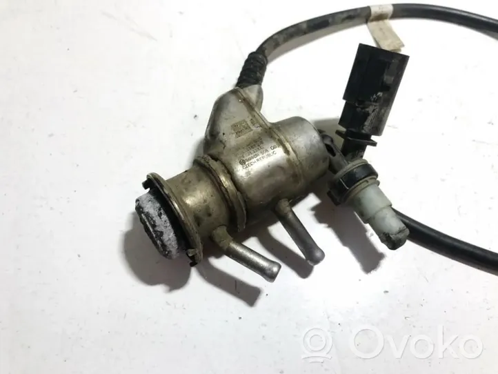 Volkswagen Touran I Fuel pressure sensor 0444025025