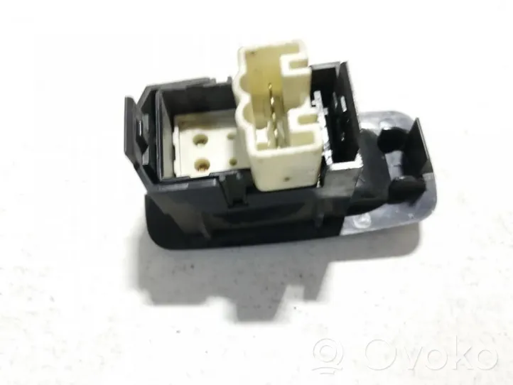 Toyota Avensis T250 Support bouton lève vitre porte avant 