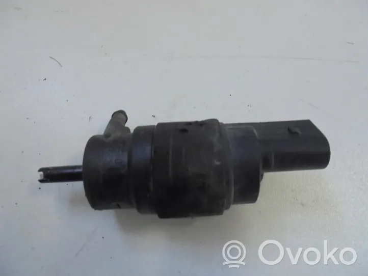 Audi A5 8T 8F Pompe de lave-glace de pare-brise 8K5953647