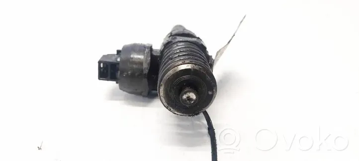 Volkswagen Golf V Injecteur de carburant 038130079GX