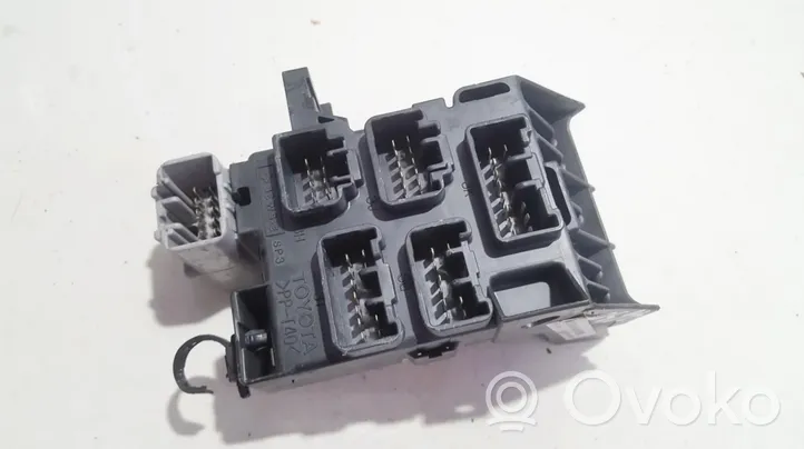 Toyota Corolla Verso AR10 Fuse box set 8273405020