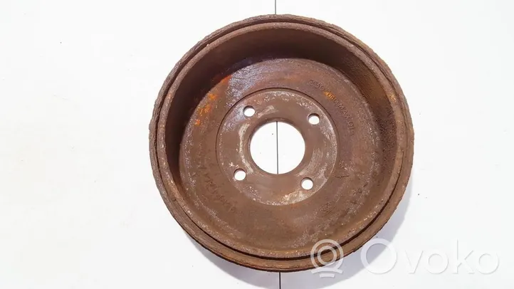 Ford Mondeo MK I Tambour de frein arrière 93bb1126ca