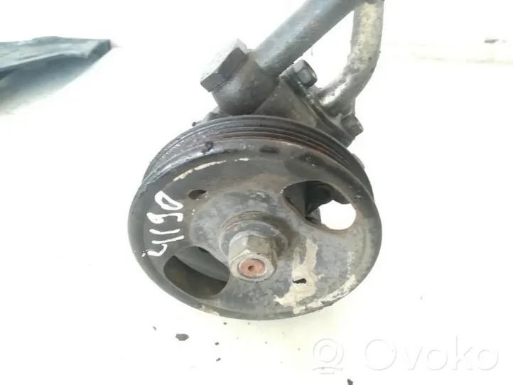 Nissan Navara D40 Ohjaustehostimen pumppu 99173086