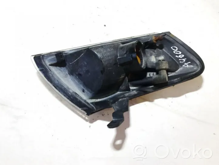 Mazda 626 Indicatore di direzione anteriore 210-81822