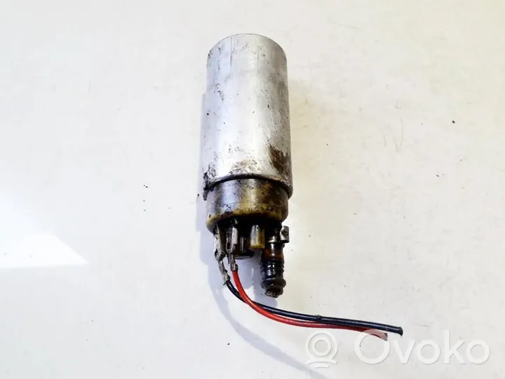 Audi A4 S4 B5 8D Pompe à carburant 4b0906091