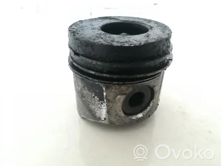 Renault Megane II Piston 