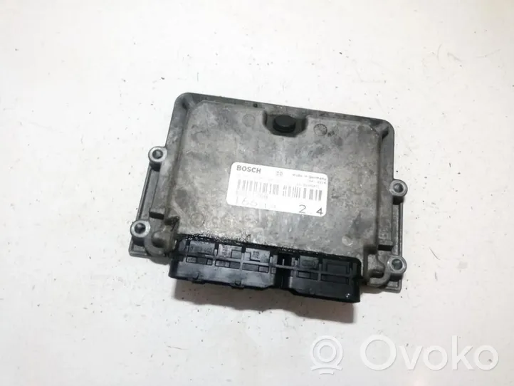 Alfa Romeo 166 Calculateur moteur ECU 46821768