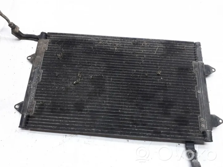 Volkswagen Golf III Radiateur condenseur de climatisation 1H0820413