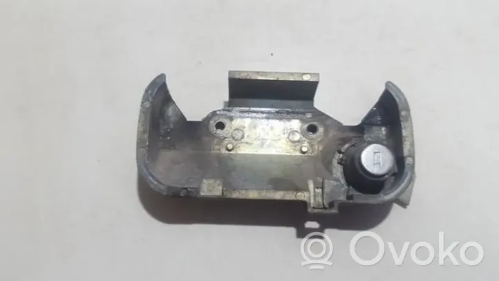 Opel Vectra B Front door lock (next to the handle) 