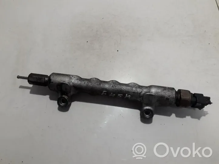 Toyota RAV 4 (XA30) Tuyau de conduite principale de carburant 