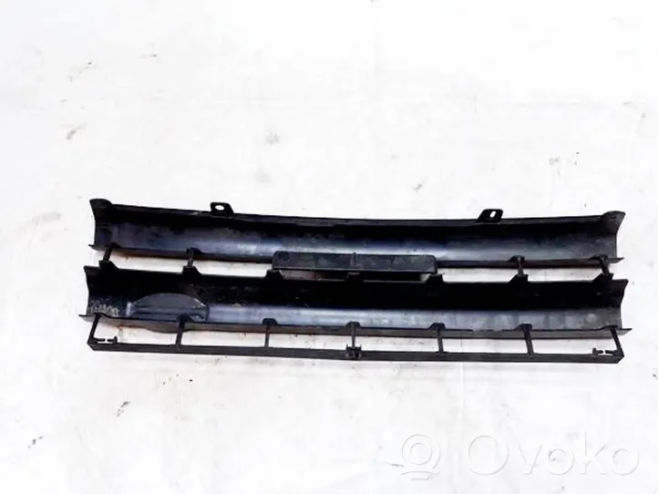 Land Rover Freelander Grille de calandre avant awr1496