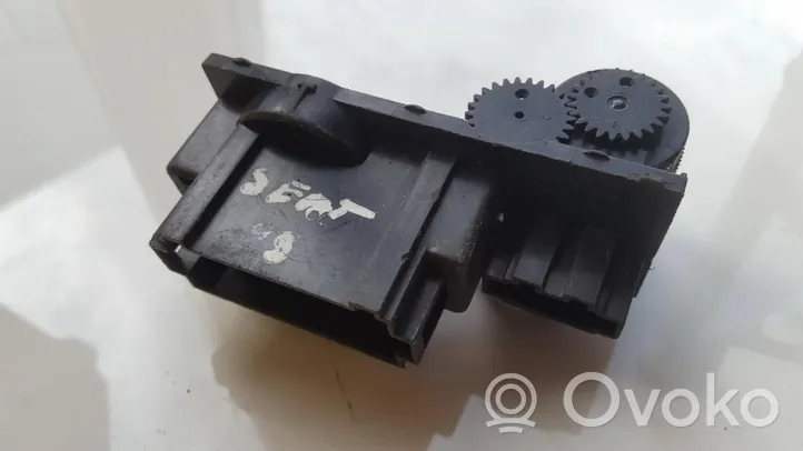 Volkswagen Caddy Headlight level height control switch 5858XZ