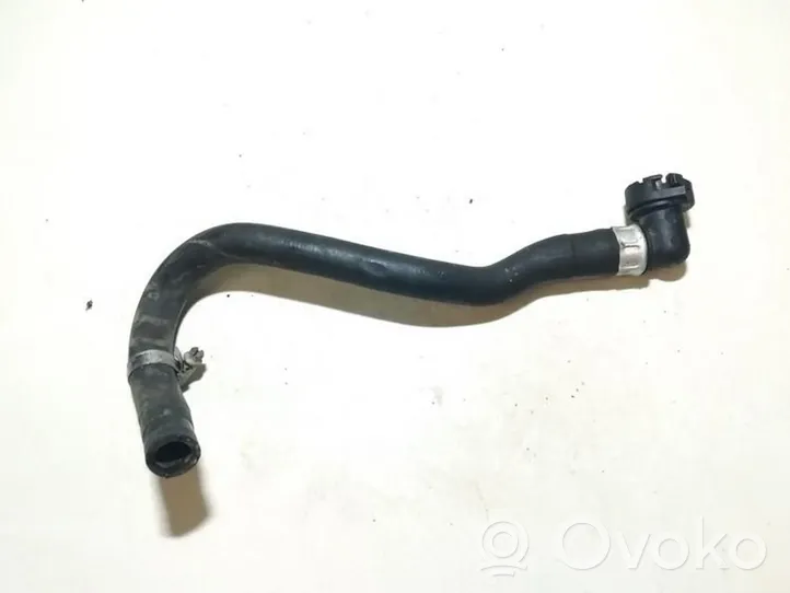 Volvo XC90 Tuyau de liquide de refroidissement moteur 30745337