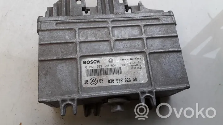 Volkswagen Golf III Engine control unit/module 030906026ab