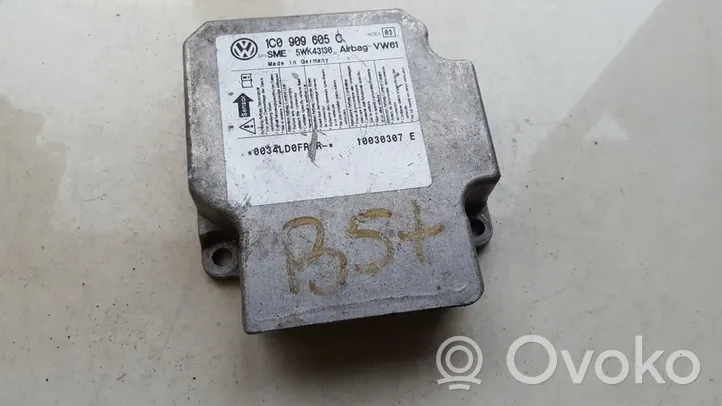 Volkswagen PASSAT B3 Oro pagalvių valdymo blokas 1c0909605c