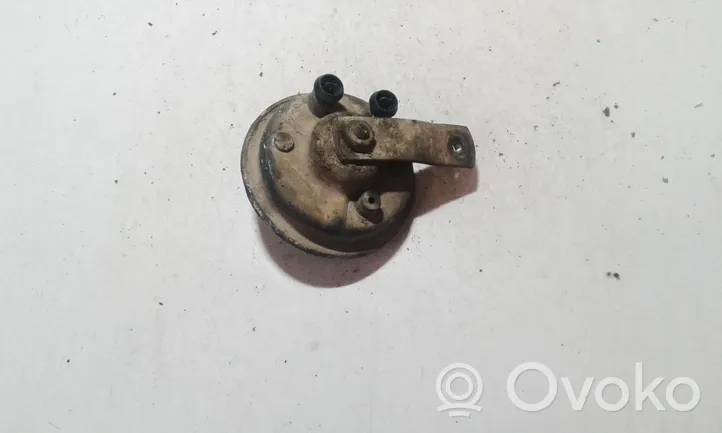 Volkswagen PASSAT B2 Horn signal 