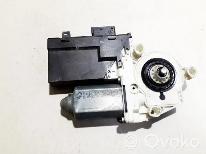 Citroen C5 Moteur de lève-vitre de porte avant 9648484680