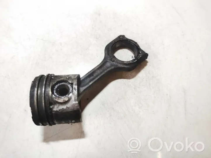 Volvo V50 Piston avec bielle 619