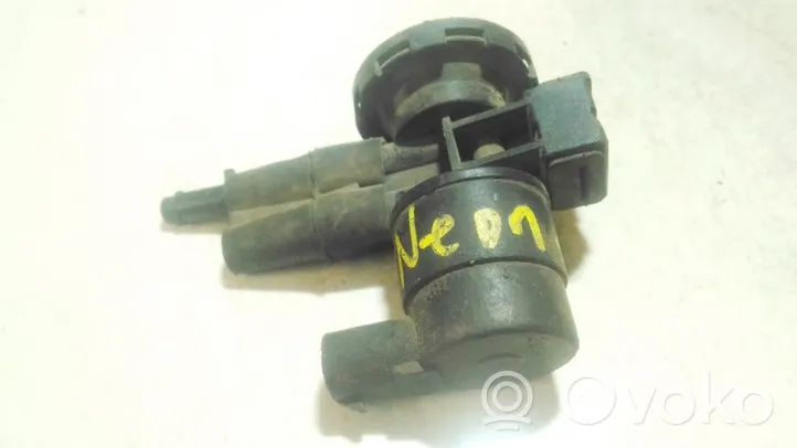 Audi A8 S8 D3 4E Solenoidinis vožtuvas a4669475