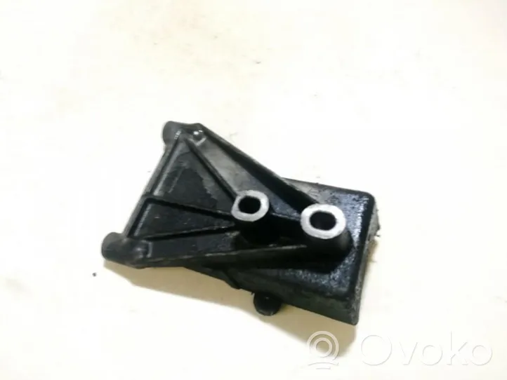 Renault Safrane Engine mounting bracket 7700875361